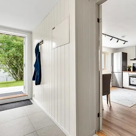 Newly Renovated Close To The Center!