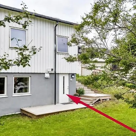 Newly Renovated Close To The Center! *